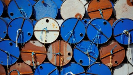 Петролът поскъпва заради риска от нови санкции срещу Венецуела*