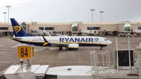 Ryanair очаква силното търсене на полети през лятото да увеличи печалбата