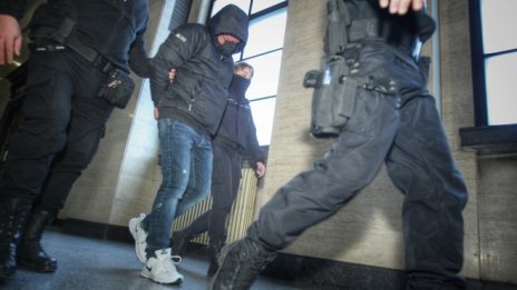 Обвиненият за печатане на фалшиви пари се връща в ареста