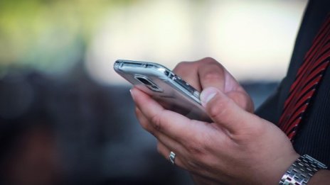 Само два телекома приемат три такси при предсрочно прекратяване на договор