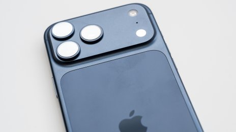 По-високите цени на Apple дават основание за оптимизъм на скептиците за iPhone