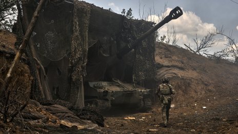 Зеленски: САЩ възобновиха военната помощ за Украйна