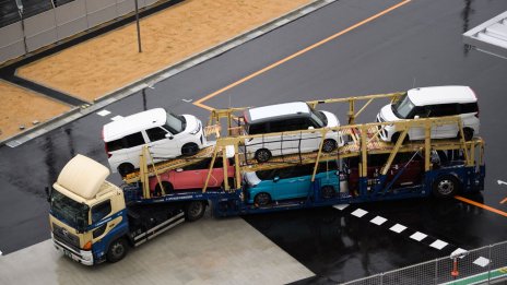 Daihatsu ще компенсира над 400 местни доставчици заради спирането на заводите