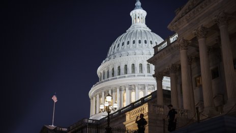 Сделката за тавана на дълга на САЩ мина и през Сената
