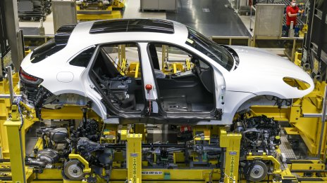 Германската автомобилна индустрия е притисната в капан 