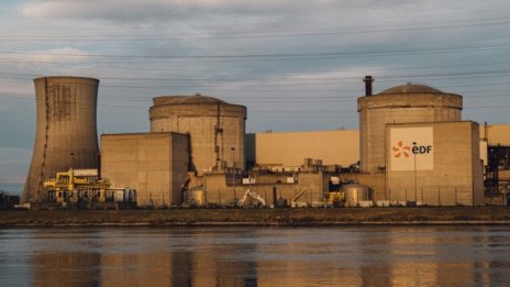 Цените на петрола карат някои страни да размислят за ядрената енергия