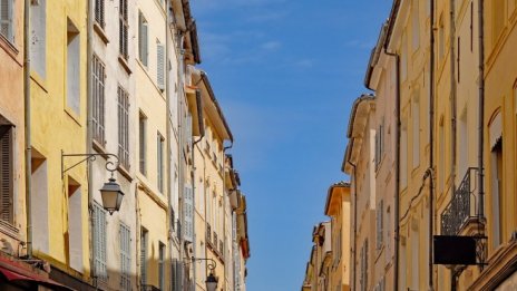 Около 40% от домакинствата в България живеят в пренаселени жилища