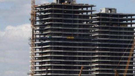 Сривът на турската лира е изписан на небето над Истанбул