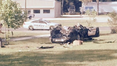 Tesla разглежда два сценария за фаталната катастрофа на автономната си кола