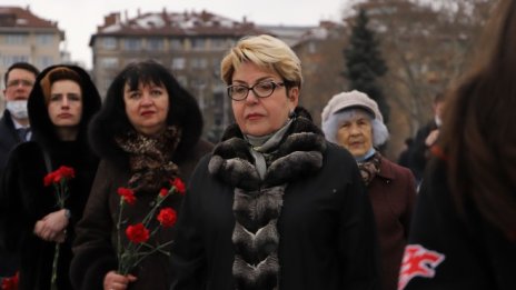 Руската посланичка: България налива масло в огъня на антируската истерия