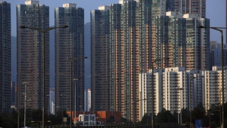 Китайски магнат строи апартаменти в Хонконг, по-малки от затворническа килия