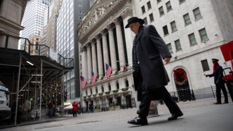 Dow Jones изтри почти 100 пункта на финала на сесията