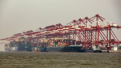 Неочаквано забавяне на износа на Китай буди нови тревоги