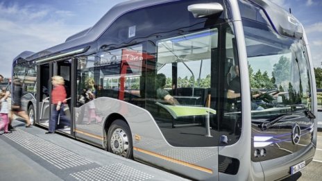 Mercedes-Benz пусна на пътя автобус без шофьор