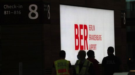 Новото летище в Берлин ще е на загуба поне до 2034 г.