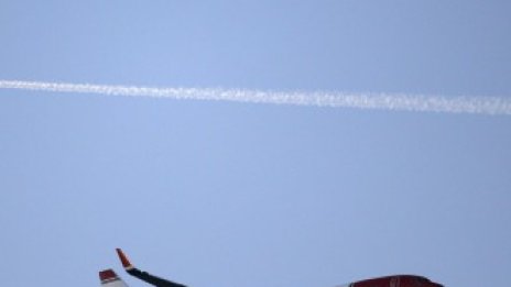 Задава се намаляване на вредните емисии от авиокомпаниите