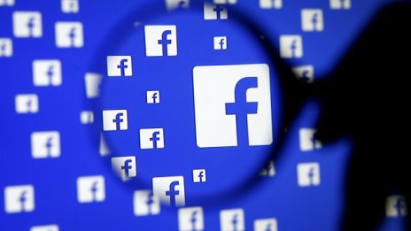 Facebook дава приоритет на публикациите от семейство и приятели