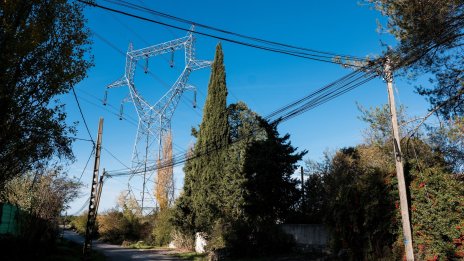 ЕК готви план за ремонт на европейските енергийни мрежи за близо 600 млрд. евро