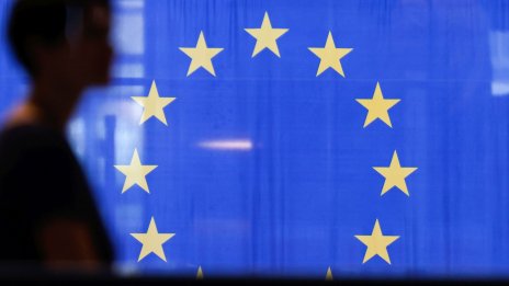 ЕС бърза да засили отбранителните си връзки с Канада и Япония