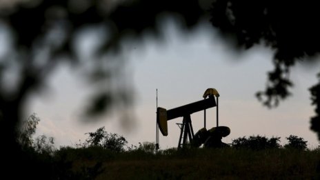 Цените на петрола са подкрепени от сигнали за ребалансиране на пазара