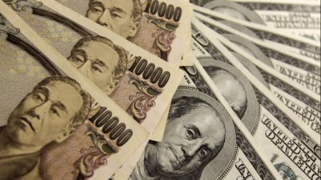 Японската йена реагира силно на изборната победа на премиера Шиндзо Абе