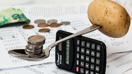 Ниската инфлация задържа ръста на разходите на домакинствата в началото на годината