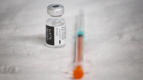 Експерт: Ваксина срещу омикрон варианта ще има, но ще бъде твърде късно