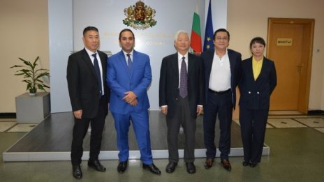 Китайският производител на електробуси Alfa Bus има интерес да строи завод в България