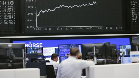 Спад при технологичния сектор тласна надолу европейските борси