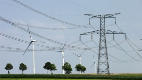 Цената на тока за бита в България остава най-ниската в ЕС