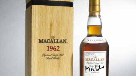 Пускат на търг бутилка Macallan от 1962 г.