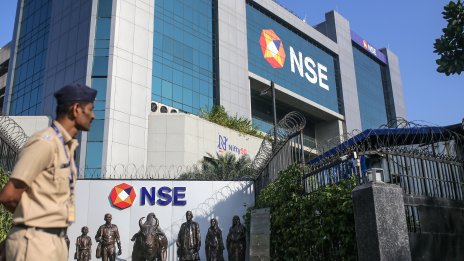 Срещата между Тръмп и новия японски премиер потопи азиатските пазари