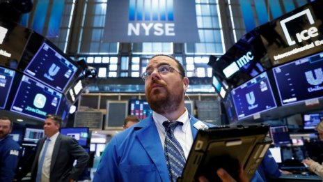 Dow стартира сесията с ръст от 100 пункта, окрилен от корпоративни новини*