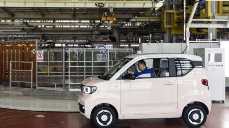 Политическата ДНК на Китай отдалечава страната от доминация при електромобилите