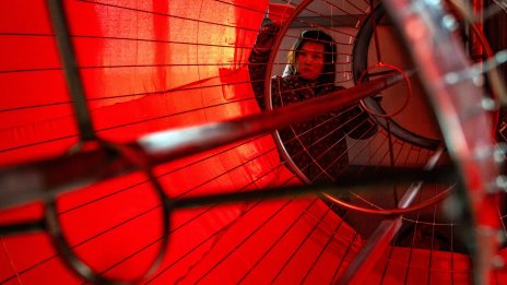 Китайската фабрична активност се е свила за четвърти пореден месец през януари