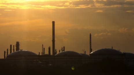 Цените на петрола поеха надолу*