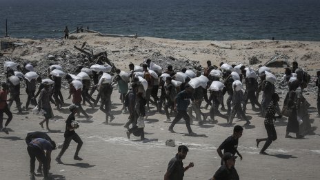 Израел създава „хуманитарна зона“ с разгръщането на офанзивата в Газа