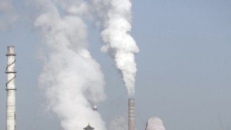 Трябва ли да се въвежда данък върху CO2 емисиите?