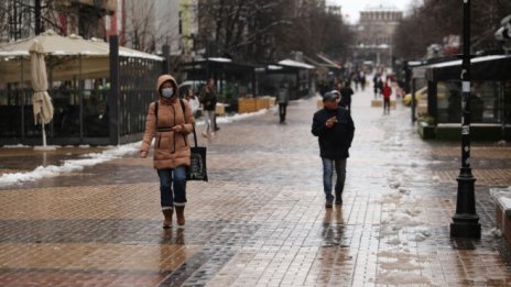 Половината българи се чувстват несигурни заради коронакризата