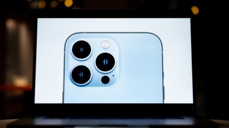 Анализатор: Apple може да пусне огъващ се iPhone до 2024 г.