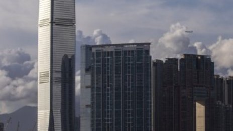 Със затягането на хватката Китай изпраща послание до имотните магнати в Хонконг