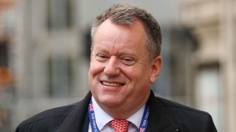 Британският министър за Brexit подаде оставка