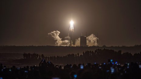 Китай полетя към Луната