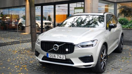 Volvo разтрогва договор с шведски автомобилен дилър