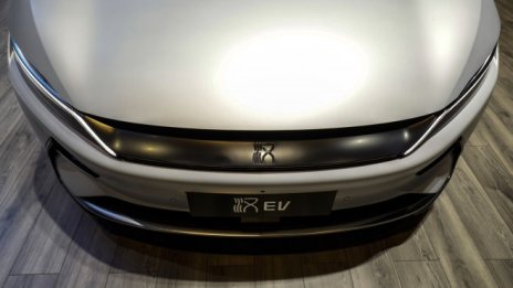 BYD измести Tesla от първото място по продажби на електромобили в света