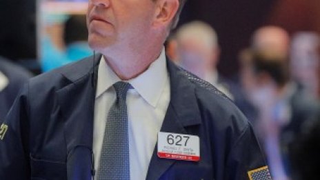 Песимистичните очаквания на Apple понижават настроенията на Wall Street*