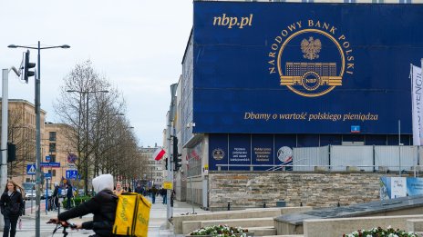 Полската централна банка намали лихвите за първи път от 2023 г.