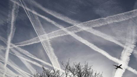 Летище София намалява въглеродните си емисии