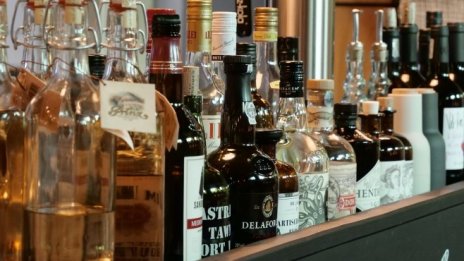 Шотландия въведе минимална цена на алкохола