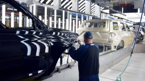 Странната съдба на най-големия бензинов V8 в историята